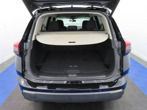 Used 2024 Nissan Rogue SV FWD image 12