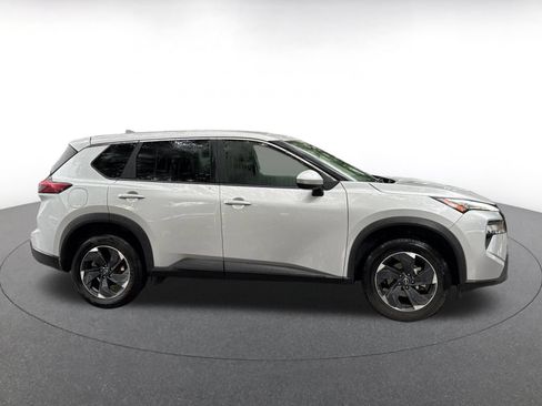 Used 2025 Nissan Rogue SV AWD/4WD image 8