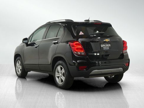Used 2020 Chevrolet Trax LT w/ LT Convenience Package image 3