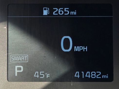 Used 2022 Kia Telluride EX w/ EX Premium Package image 16