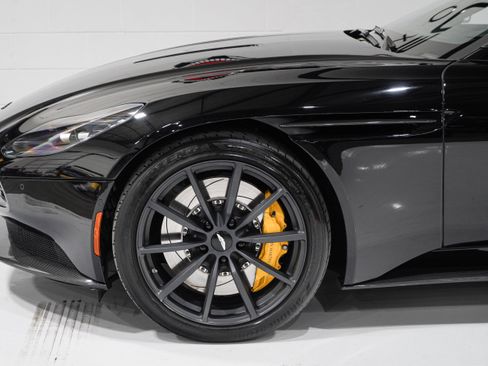 Used 2023 Aston Martin DB11 V12 RWD image 34