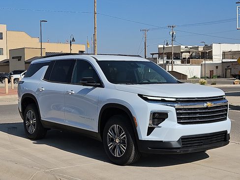 New 2026 Chevrolet Traverse LT w/ Driver Confidence Package FWD image 6