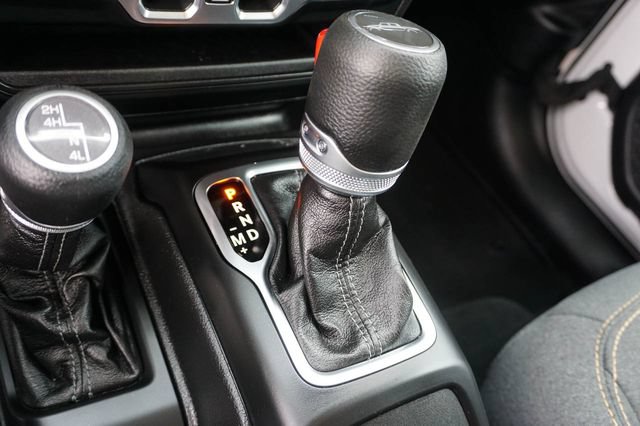 Used 2025 Jeep Gladiator Sport AWD/4WD image 15