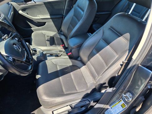 Used 2016 Volkswagen Jetta SE image 12