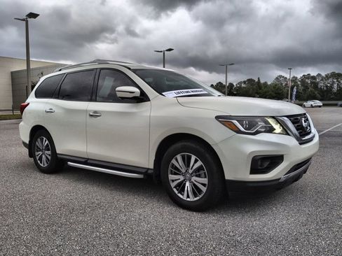 Used 2020 Nissan Pathfinder SL FWD image 3