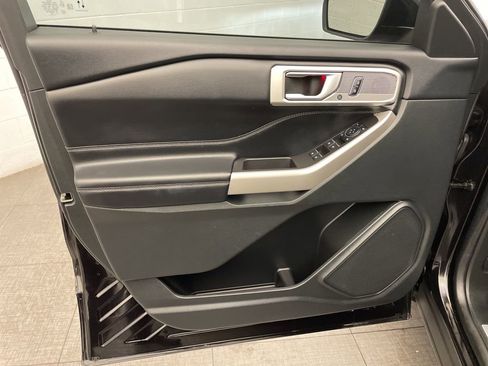 Used 2023 Ford Explorer Limited image 22