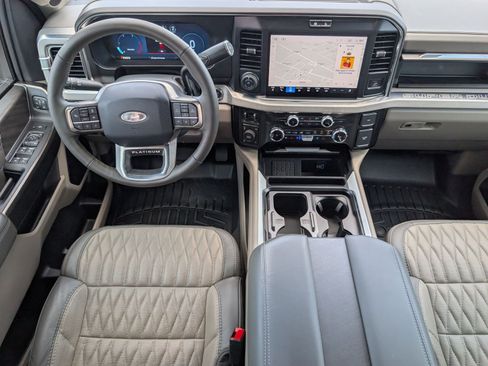 Used 2025 Ford F250 Platinum w/ Platinum Plus Package AWD/4WD image 6