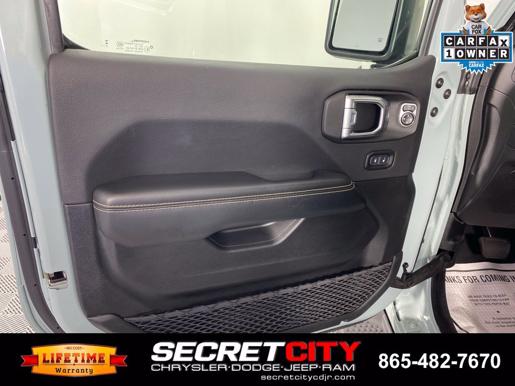 Used 2024 Jeep Wrangler Unlimited Sahara AWD/4WD image 12