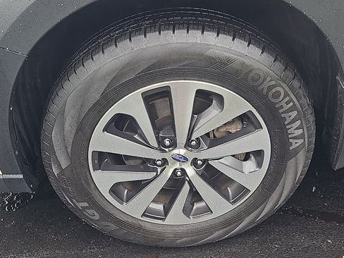 Certified 2025 Subaru Outback Premium AWD/4WD image 4