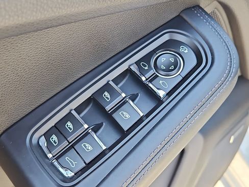 Certified 2022 Porsche Macan GTS AWD/4WD image 31