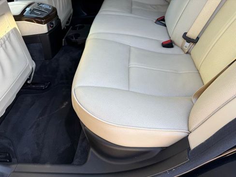 Used 2007 BMW 750i RWD image 31