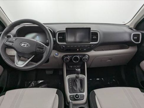 Used 2026 Hyundai Venue SEL FWD image 24