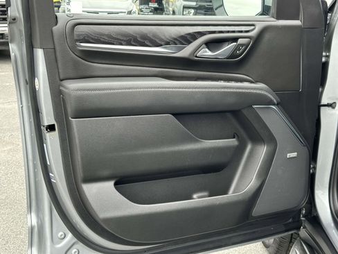 Used 2024 GMC Yukon XL Denali image 16