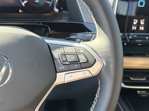 New 2026 Volkswagen Atlas Cross Sport SE image 28