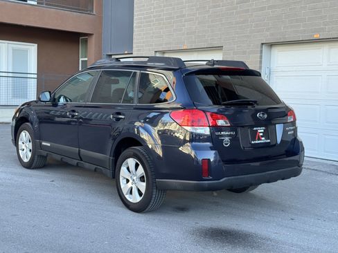 Used 2012 Subaru Outback 2.5i Limited w/ Moonroof Pkg image 3