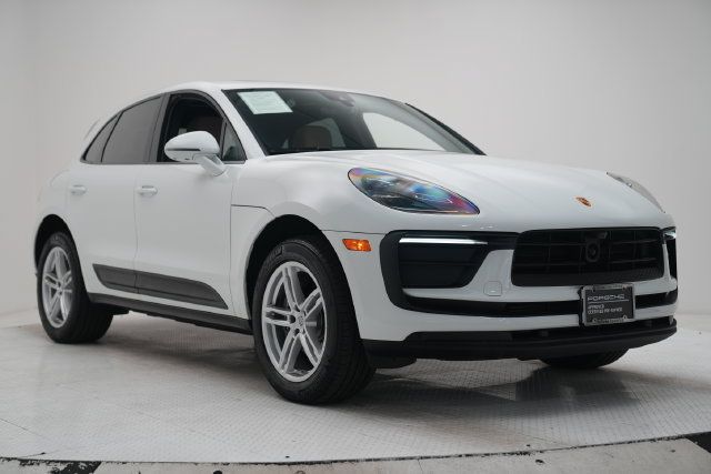Certified 2026 Porsche Macan AWD/4WD image 1