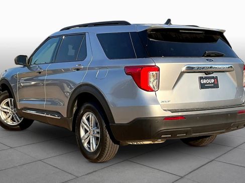 Used 2022 Ford Explorer XLT AWD/4WD image 10