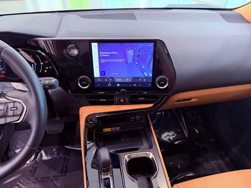 Used 2025 Lexus NX 250 FWD w/ Premium Package image 24