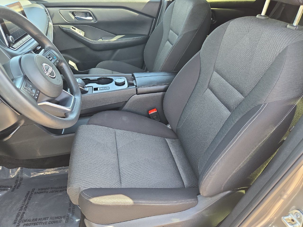 Used 2024 Nissan Rogue SV AWD/4WD image 15
