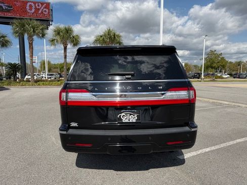 Used 2019 Lincoln Navigator Reserve image 4