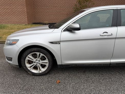 Used 2017 Ford Taurus SEL image 5