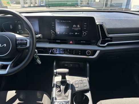 Used 2023 Kia Sportage LX AWD/4WD image 16