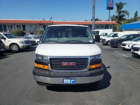 Used 2023 GMC Savana 2500 w/ Driver Convenience Package image 3