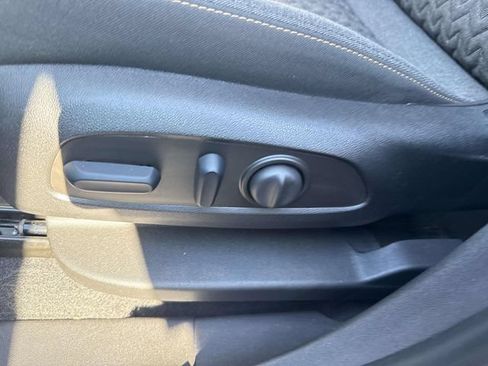 Used 2023 Chevrolet Equinox LT AWD/4WD image 15