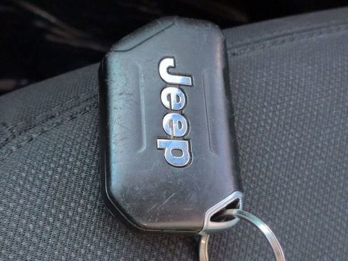 Used 2018 Jeep Wrangler Unlimited Sport AWD/4WD image 26