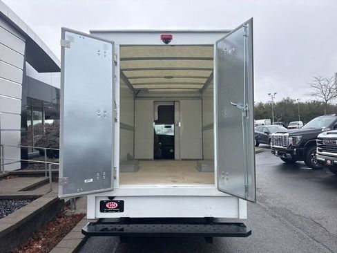 Used 2024 GMC Savana 3500 w/ Power Convenience Package image 13