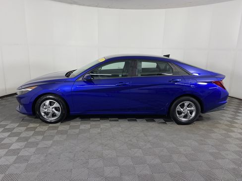 Used 2021 Hyundai Elantra SE FWD image 9