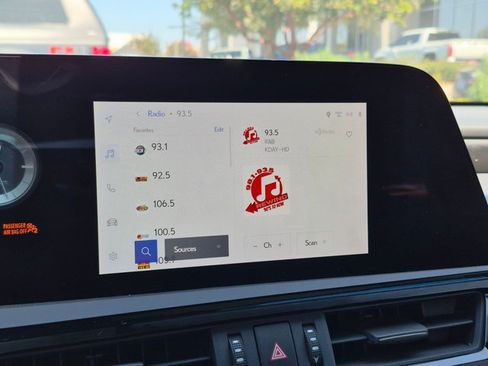 Used 2025 Lexus ES 350 w/ Premium Package FWD image 13