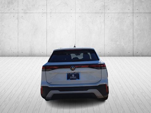 New 2026 Volkswagen Tiguan SE image 6