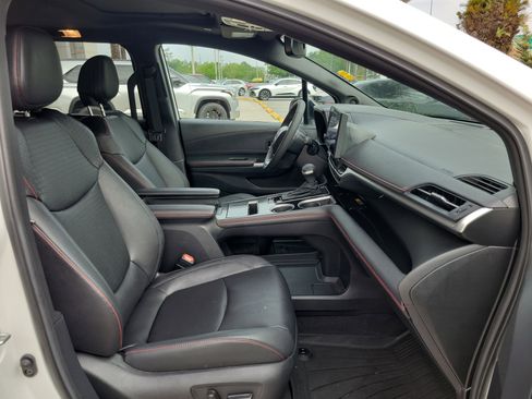 Certified 2025 Toyota Sienna XSE w/ XSE Plus Package AWD/4WD image 31