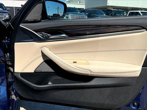 Used 2022 BMW 530i w/ M Sport Package image 22