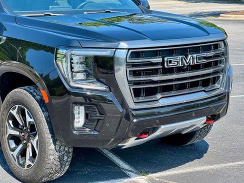 Used 2021 GMC Yukon XL AT4 w/ AT4 Premium Plus Package AWD/4WD image 14