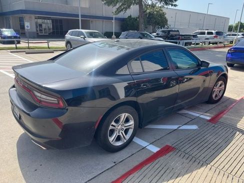 Used 2022 Dodge Charger SXT RWD image 4