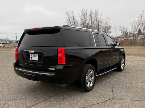 Used 2016 Chevrolet Suburban LTZ image 4
