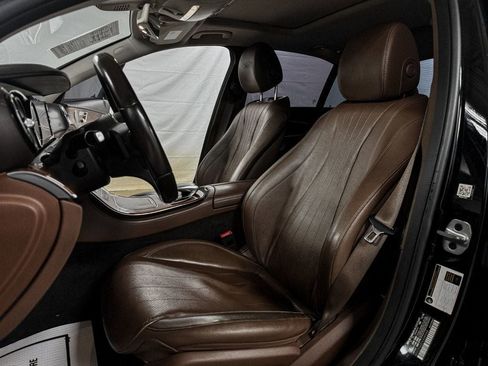 Used 2019 Mercedes-Benz E 300 E 300 4MATIC Sedan w/ Premium 1 Package image 9