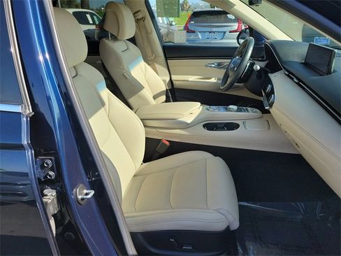 Used 2022 Genesis GV70 2.5T w/ Select Package image 18