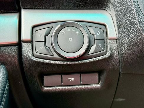 Used 2016 Ford Explorer XLT w/ Equipment Group 202A AWD/4WD image 23