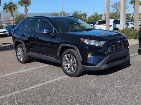 Used 2021 Toyota RAV4 XLE Premium image 2