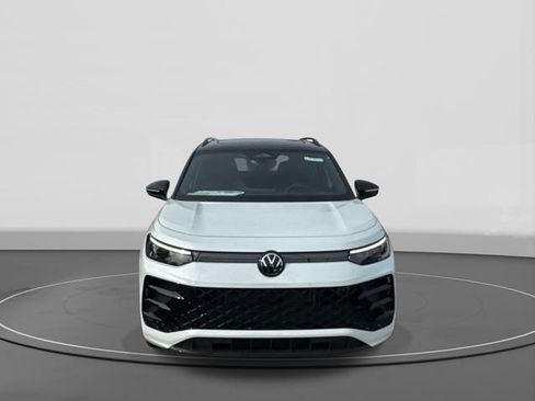 New 2026 Volkswagen Tiguan SE R-Line FWD image 2