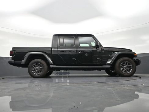 Used 2025 Jeep Gladiator Sport AWD/4WD image 27