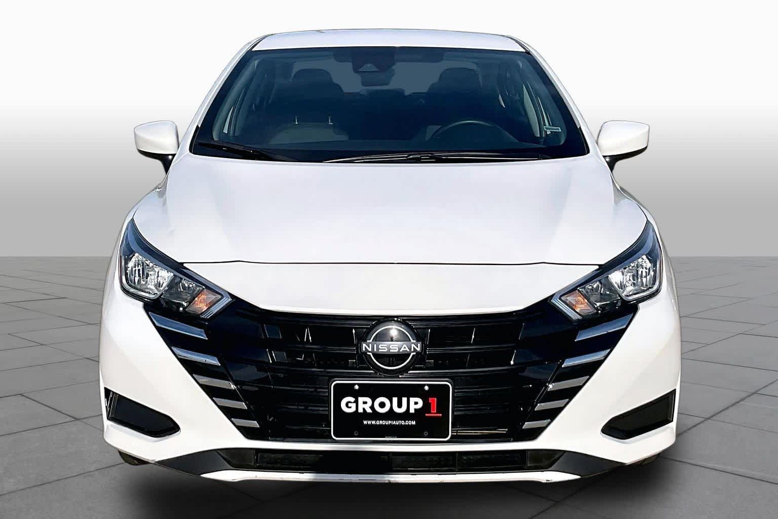 Used 2024 Nissan Versa SV w/ Trunk Package FWD image 4