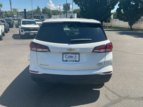 Used 2022 Chevrolet Equinox LS w/ LS Convenience Package AWD/4WD image 5