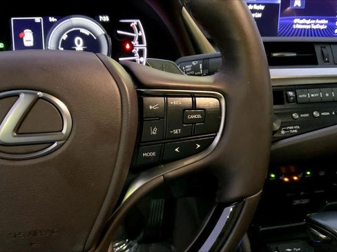 Used 2019 Lexus ES 300h image 24