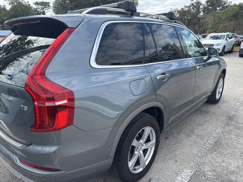 Used 2017 Volvo XC90 T5 Momentum w/ Vision Package image 4