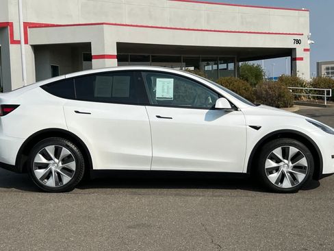 Used 2023 Tesla Model Y Long Range AWD/4WD image 6