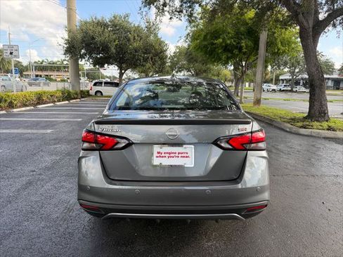 Used 2025 Nissan Versa SR FWD image 4
